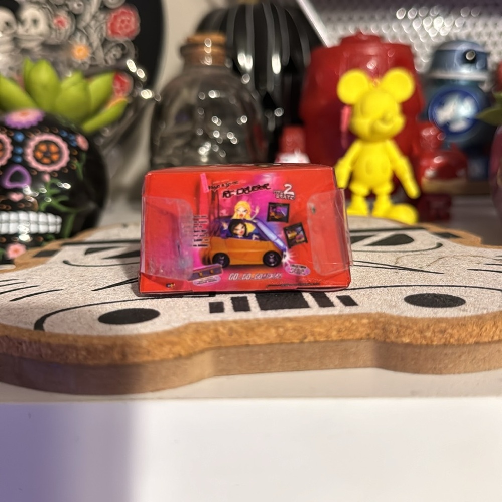 Mini Bratz Tokyo a Go-Go Rc cruiser - Picture 2 of 3
